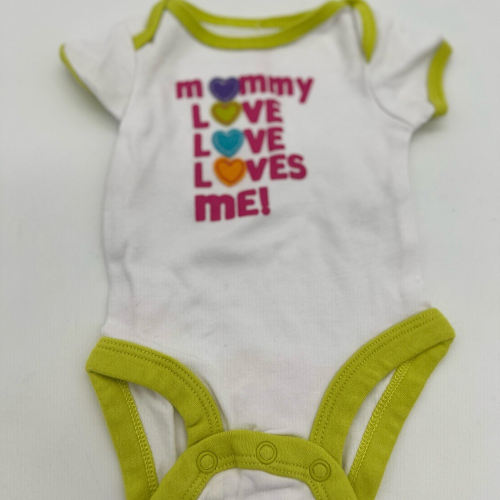 Carter’s Baby Girl One Piece White Mommy Loves Me Sz Newborn